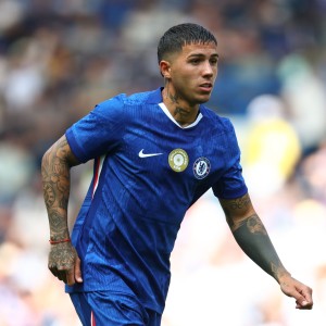 英媒：尽管近期风波不断，但切尔西仍无意今夏出售恩佐